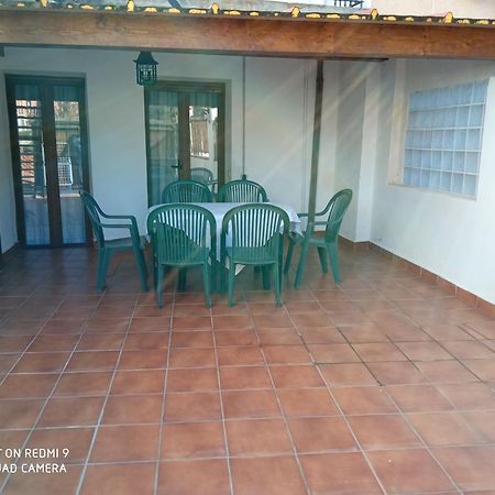 Apartamentos La Casona De Ezcaray Con Terrazas Y Patios Individuales Szoba fotó
